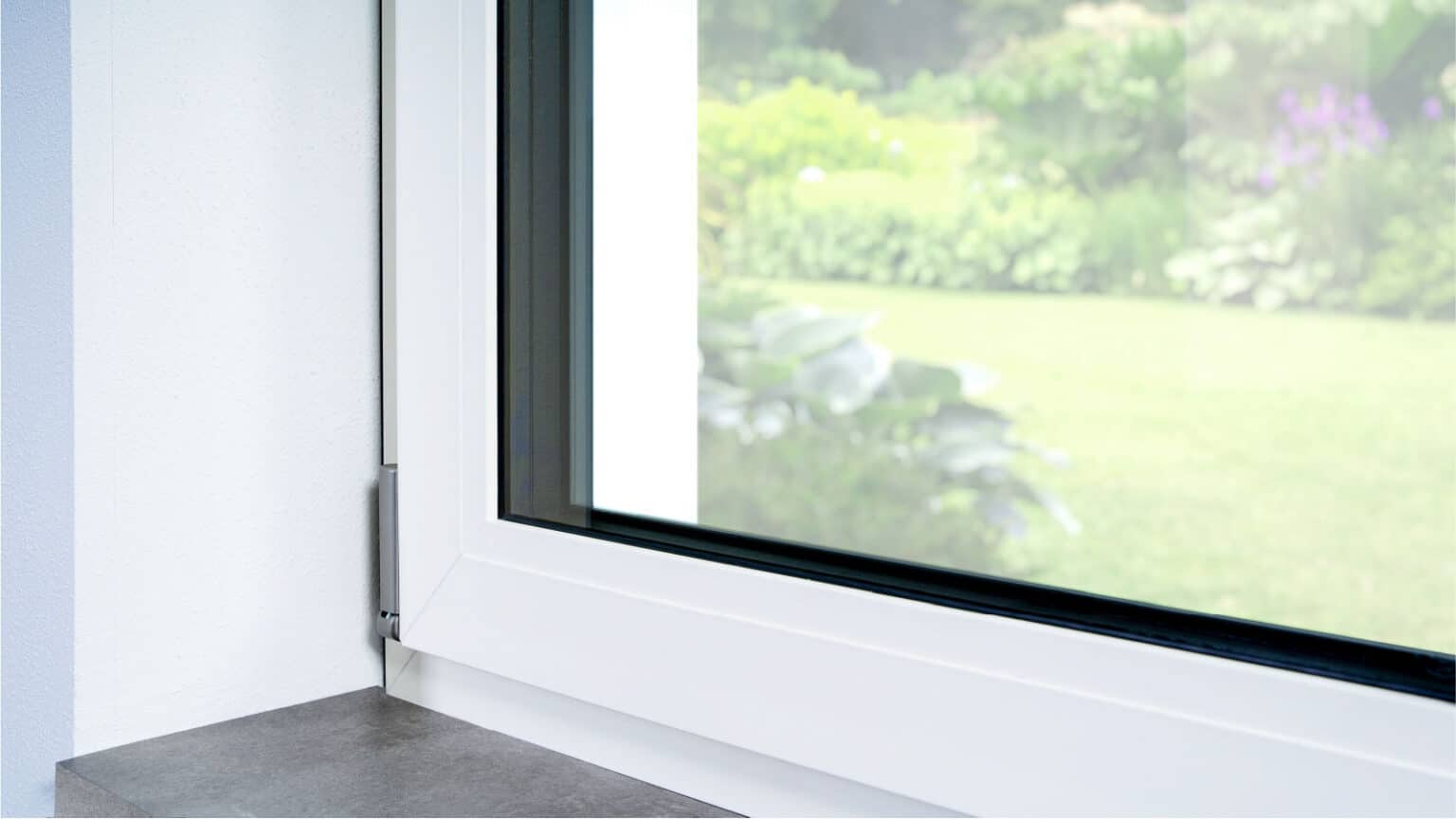 kozijn-draaikiepraam-met-ventilatierooster-en-vast-glas